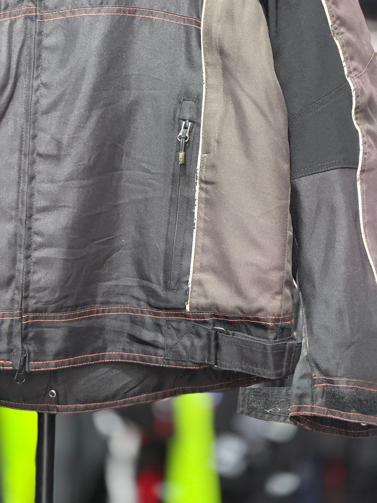 HALREY DAVIDSON RIDING JACKET WITH LEVEL 2 PROTCTION SIZE L 42 chest - Image 6