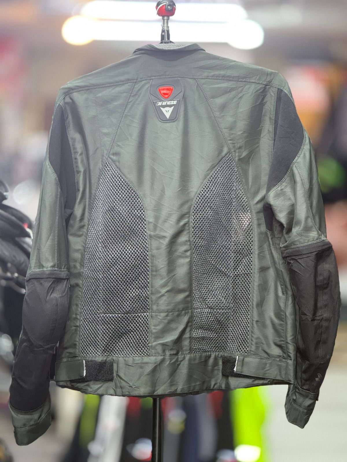 DAINESE MESH RIDING JACKET WITH LEVEL 2 PROTECTION SIZE M 40 CHEST - Image 3