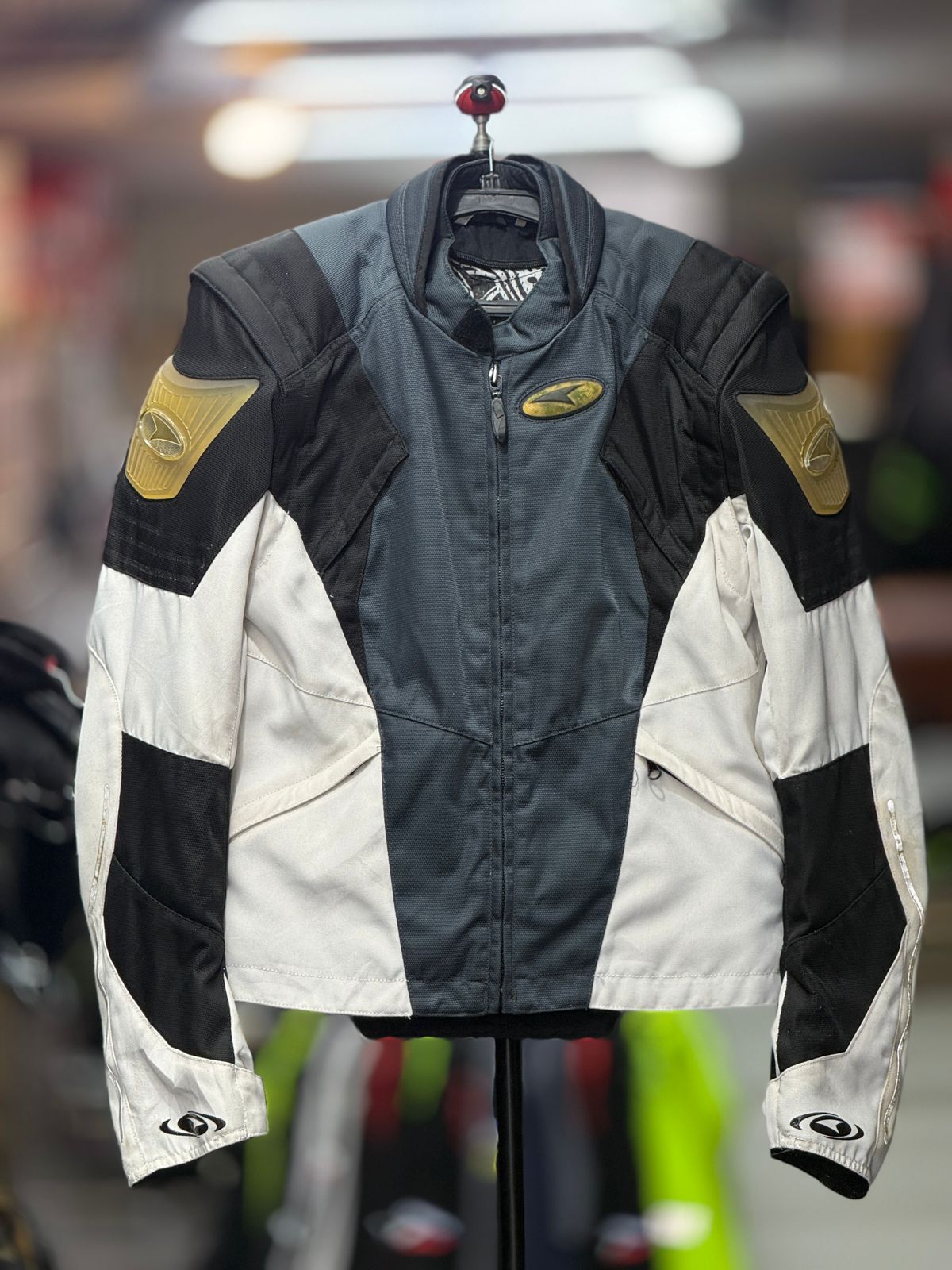 AXO RIDING JACKET WITH LEVEL 2 PROTECTION SIZE M 40 CHEST