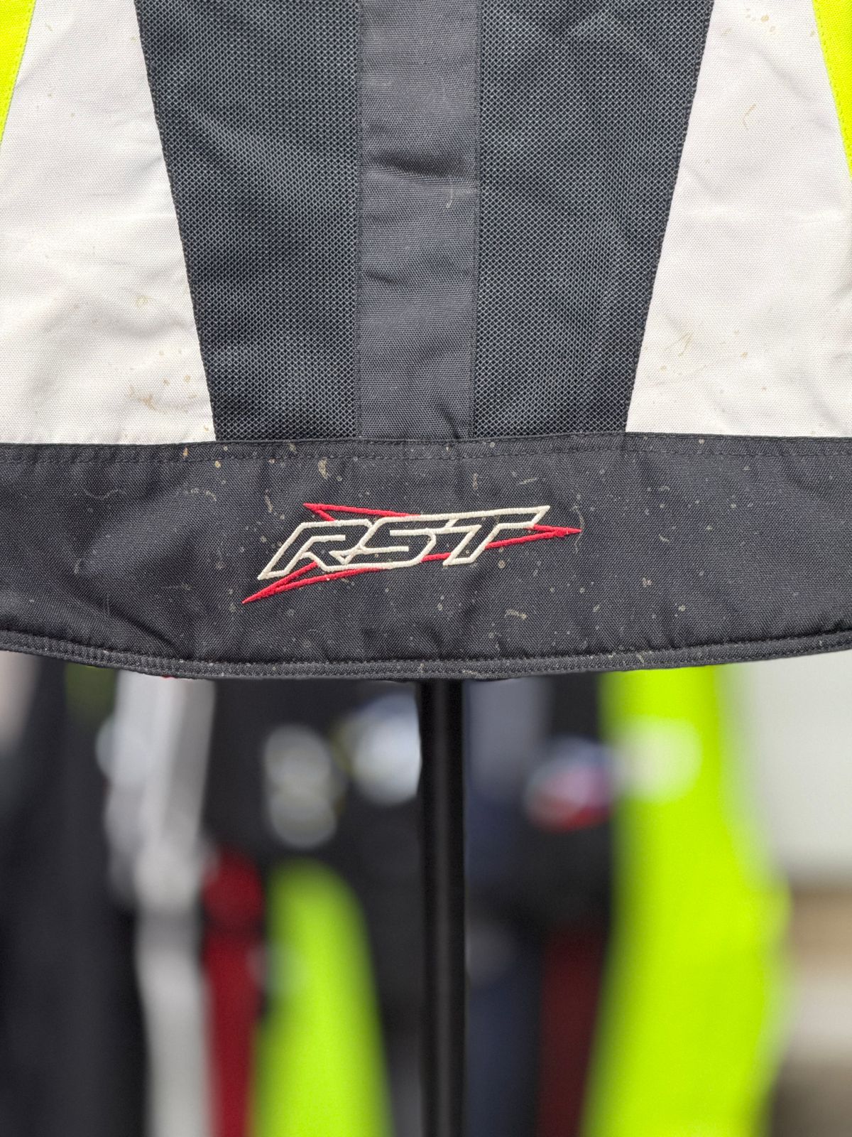 RST RIDING JACKET WITH LEVEL 2 PROTECTION SIZE M 40 CHEST - Image 2
