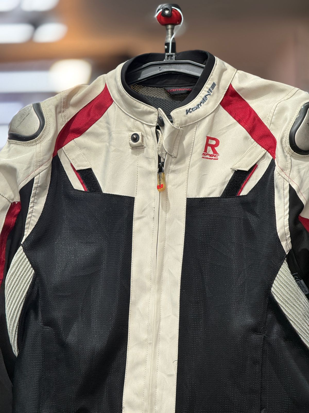 KOMINE MESH BACK HUMP RIDING JACKET WITH LEVEL 2 PROTECTION LEVEL 2 SIZE M CHEST 40 - Image 2