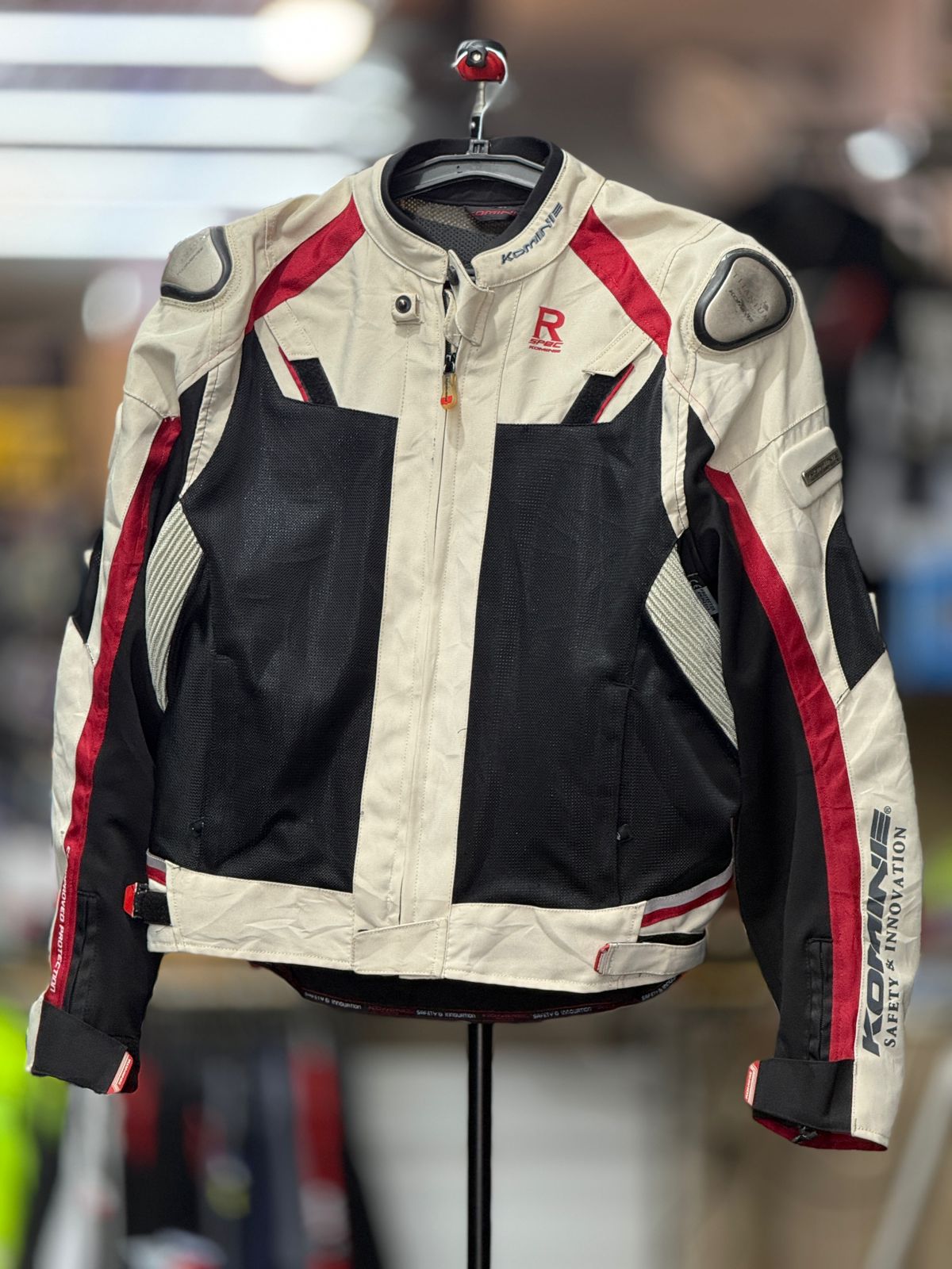 KOMINE MESH BACK HUMP RIDING JACKET WITH LEVEL 2 PROTECTION LEVEL 2 SIZE M CHEST 40
