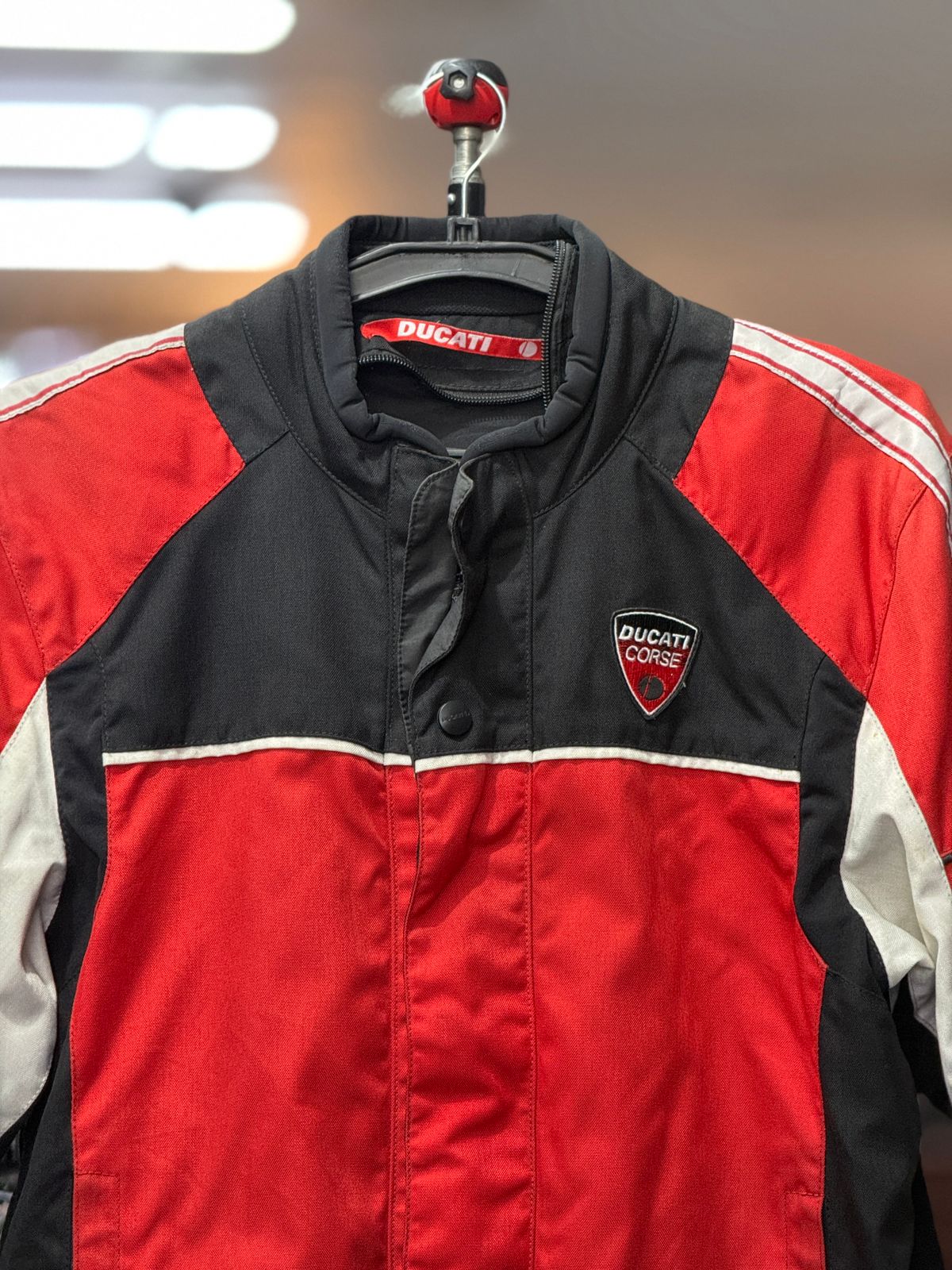 DUCATI CORSE RIDING JACKET WITH LEVEL 2 PROTECTION LEVEL 2 SIZE M CHEST 40 - Image 4