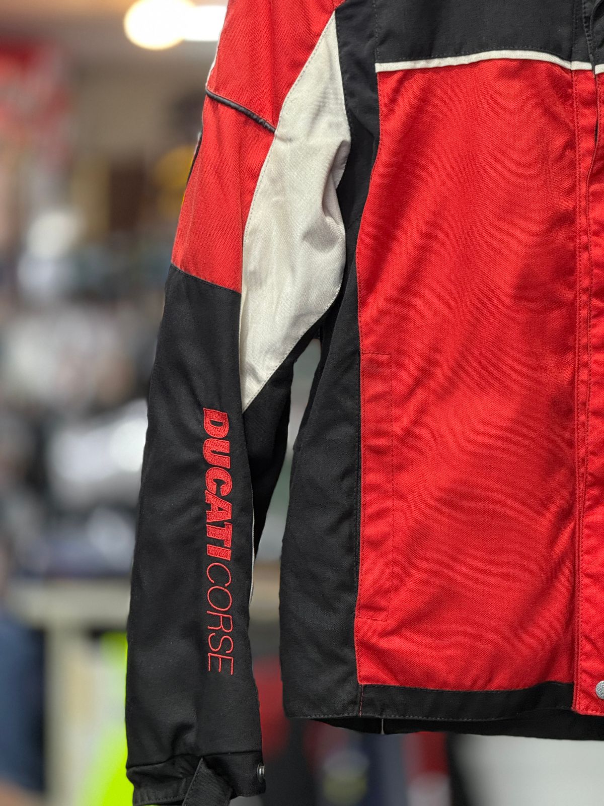 DUCATI CORSE RIDING JACKET WITH LEVEL 2 PROTECTION LEVEL 2 SIZE M CHEST 40 - Image 5