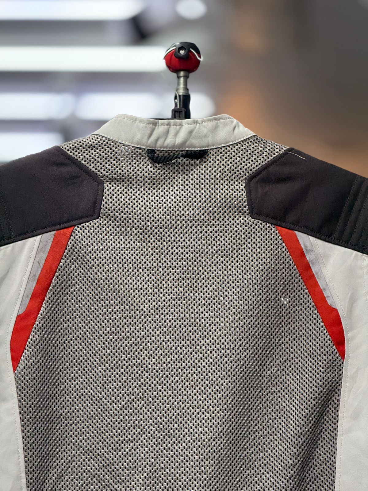 MACNA MESH RIDING JACKET WITH LEVEL 2 PROTECTION LEVEL 2 SIZE M CHEST 40 - Image 3