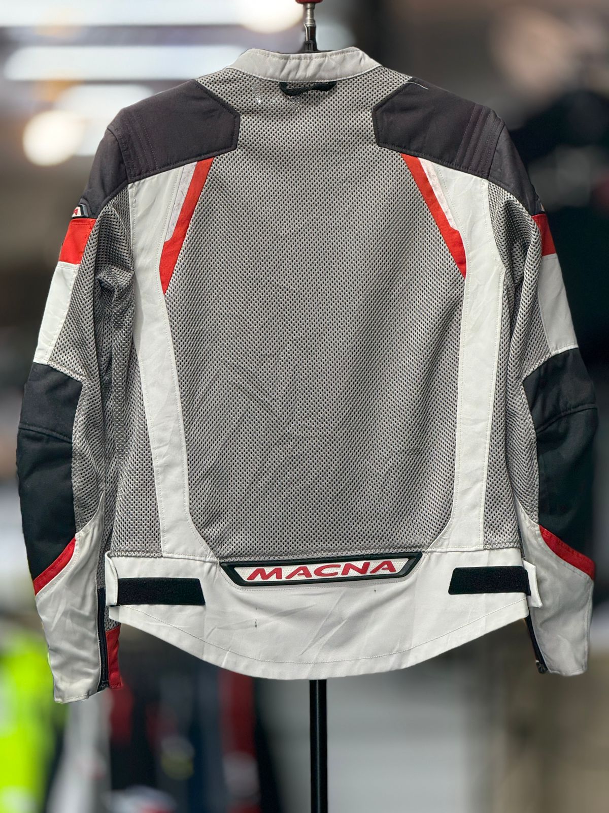 MACNA MESH RIDING JACKET WITH LEVEL 2 PROTECTION LEVEL 2 SIZE M CHEST 40 - Image 4