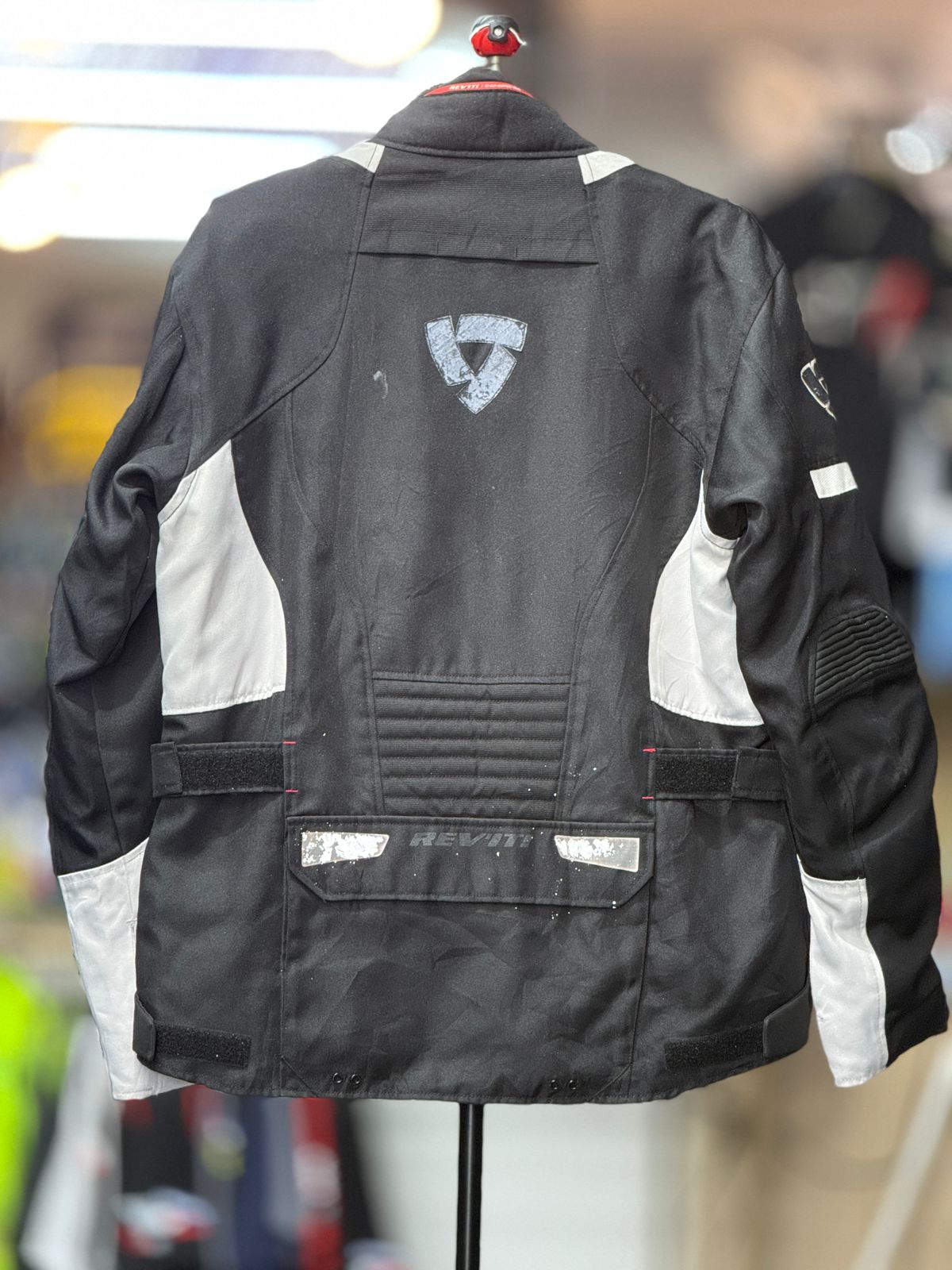 REVIT TOURING RIDING JACKET WITH LEVEL 2 PROTECTION LEVEL 2 SIZE M CHEST 40 - Image 3