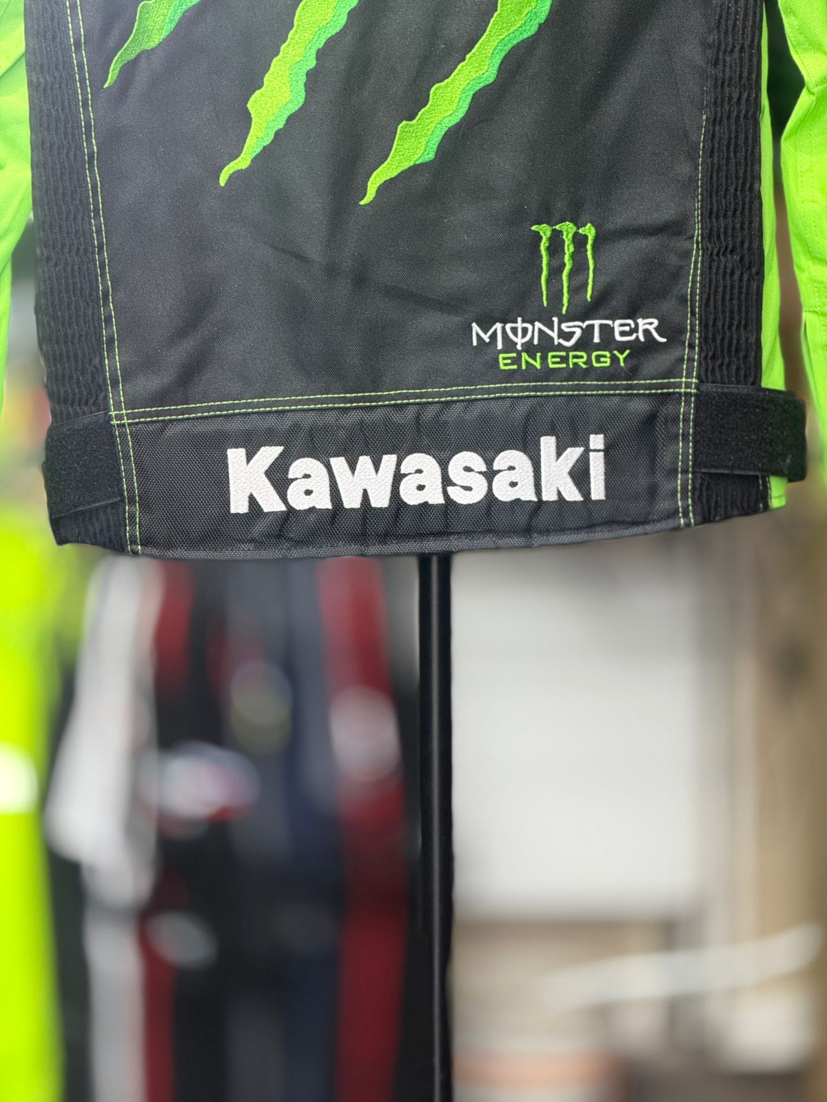 KAWASAKI MONSTER RIDING JACKET WITH LEVEL 2 PROTECTION LEVEL 2 SIZE M CHEST 40 - Image 3