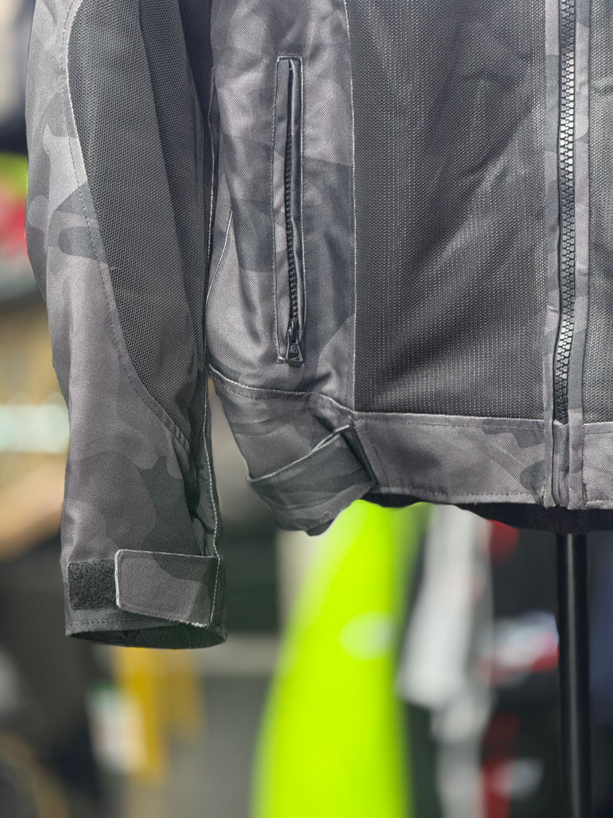 REVIT MESH RIDING JACKET WITH LEVEL 2 PROTECTION LEVEL 2 SIZE M CHEST 40 - Image 5