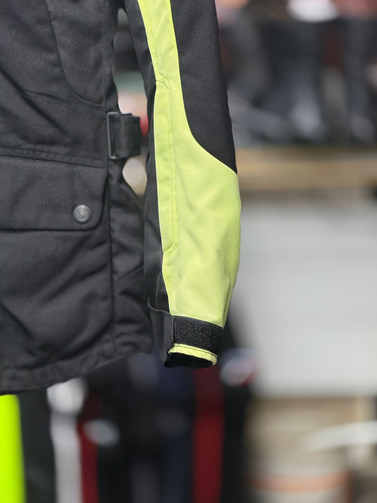 REVIT TOURING RIDING JACKET WITH LEVEL 2 PROTECTION LEVEL 2 SIZE M CHEST 40 - Image 5