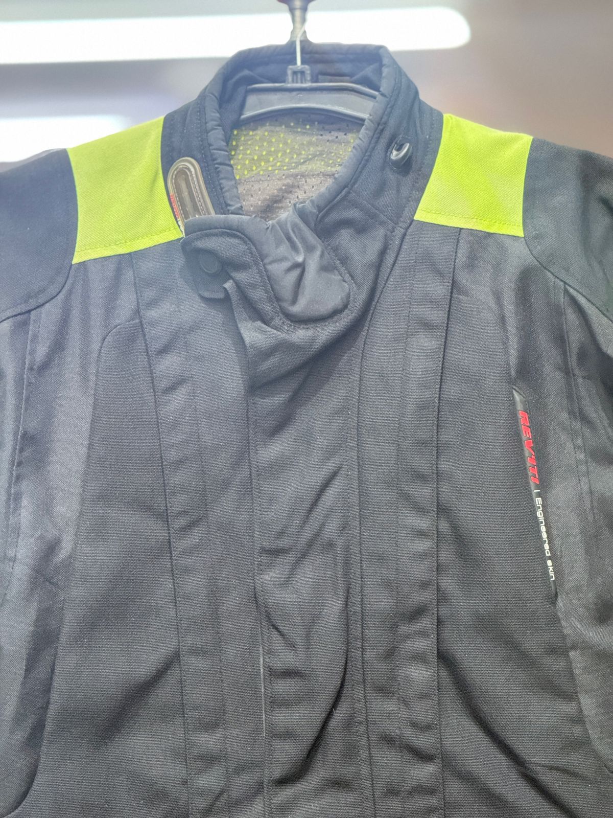 REVIT TOURING RIDING JACKET WITH LEVEL 2 PROTECTION LEVEL 2 SIZE M CHEST 40 - Image 6
