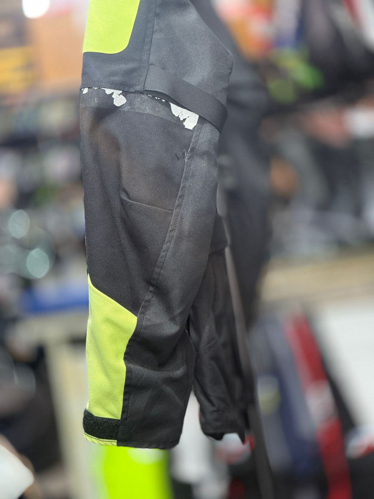 REVIT TOURING RIDING JACKET WITH LEVEL 2 PROTECTION LEVEL 2 SIZE M CHEST 40 - Image 4