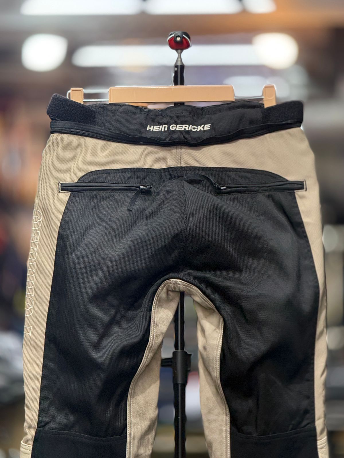 HEIN GERICKE RIDING PANT WITH LEVEL 2 PROTECTION LEVEL 2 SIZE 34 WAIST - Image 2