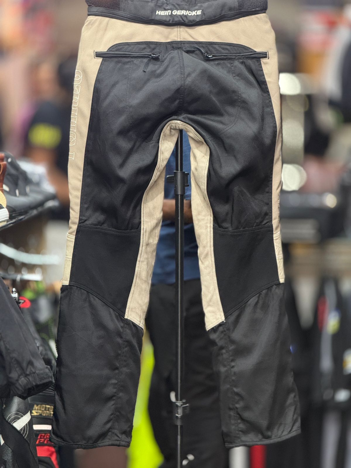 HEIN GERICKE RIDING PANT WITH LEVEL 2 PROTECTION LEVEL 2 SIZE 34 WAIST - Image 3