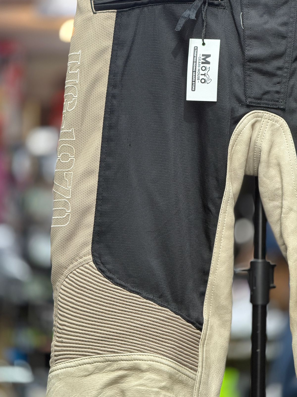 HEIN GERICKE RIDING PANT WITH LEVEL 2 PROTECTION LEVEL 2 SIZE 34 WAIST - Image 4
