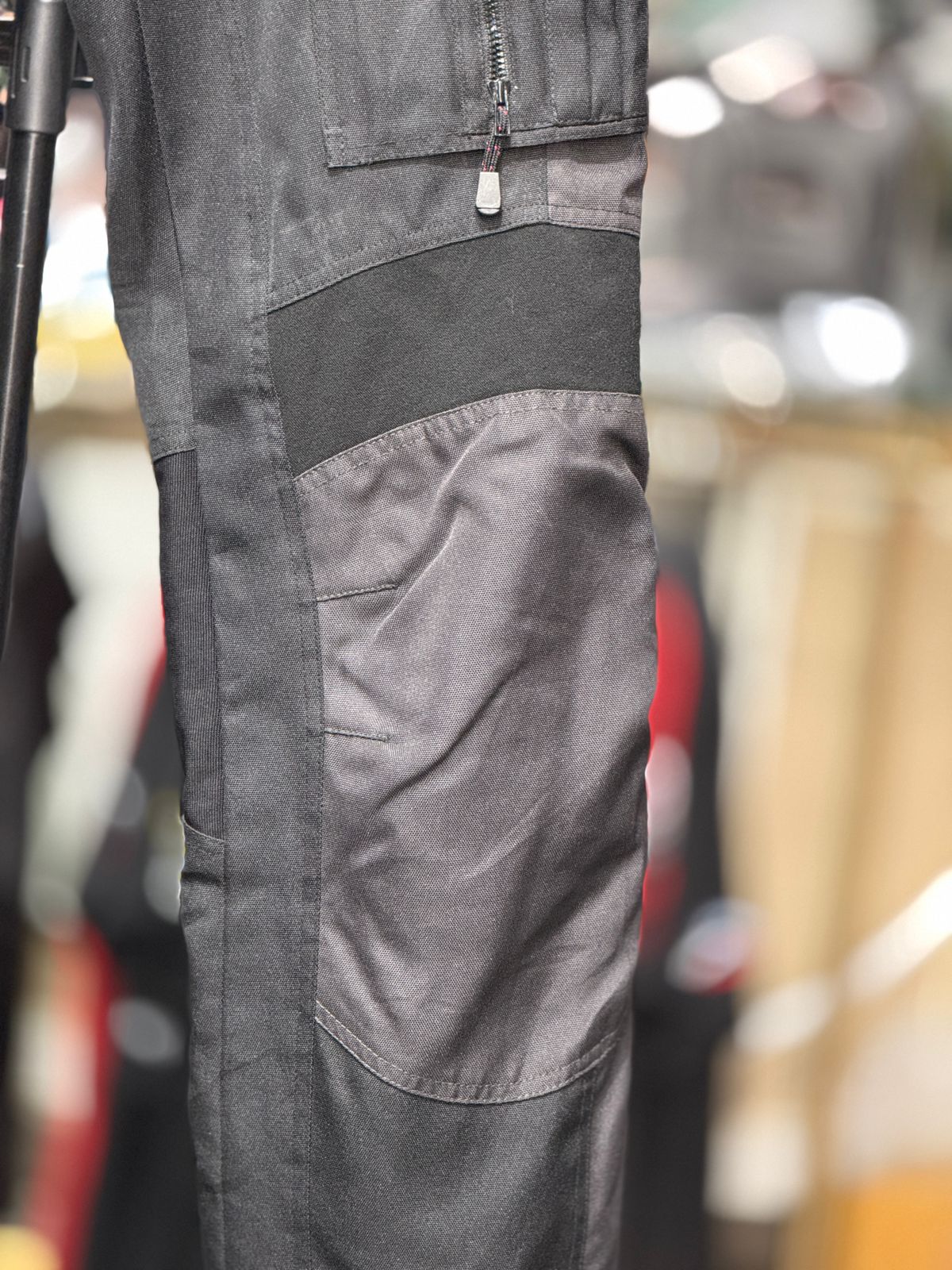 BUSE TOURING RIDING PANT WITH LEVEL 2 PROTECTION LEVEL 2 SIZE 32 WAIST - Image 4