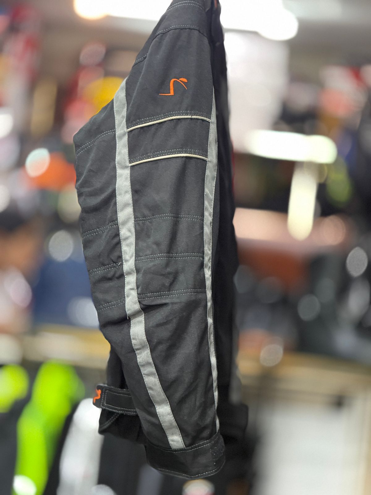 TUEREG RIDING JACKET WITH LEVEL 2 PROTECTION LEVEL 2 SIZE XL CHEST 44 - Image 4