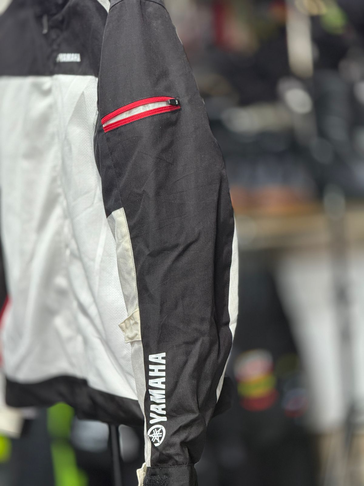 YAMAHA RIDING JACKET WITH LEVEL 2 PROTECTION LEVEL 2 SIZE XL CHEST 44 - Image 3
