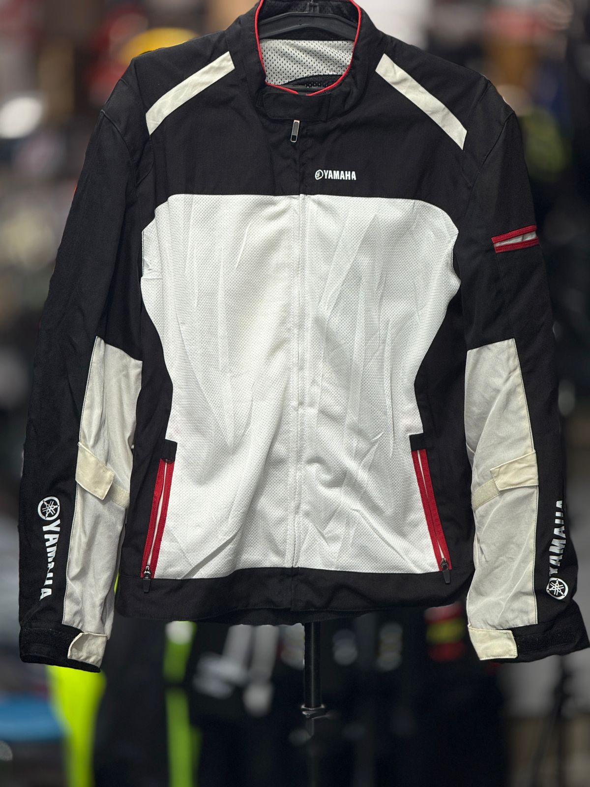 YAMAHA RIDING JACKET WITH LEVEL 2 PROTECTION LEVEL 2 SIZE XL CHEST 44