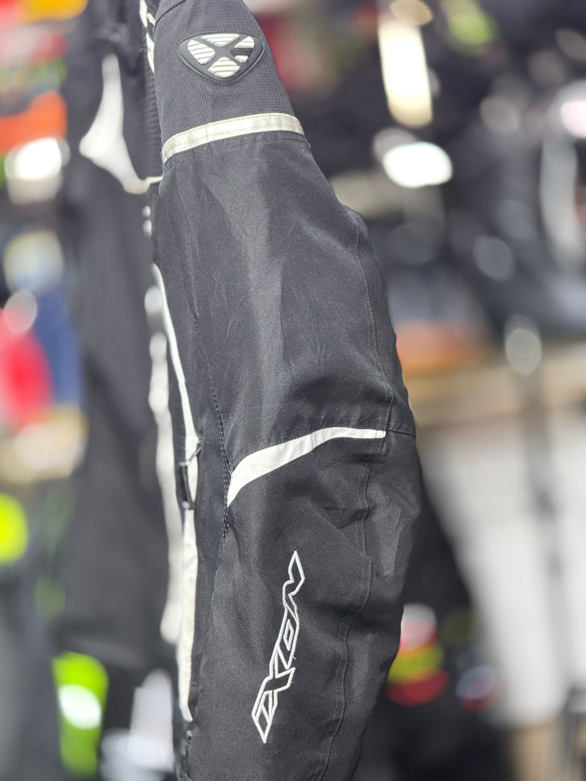 IXON RIDING JACKET WITH LEVEL 2 PROTECTION LEVEL 2 SIZE XL CHEST 44 - Image 4