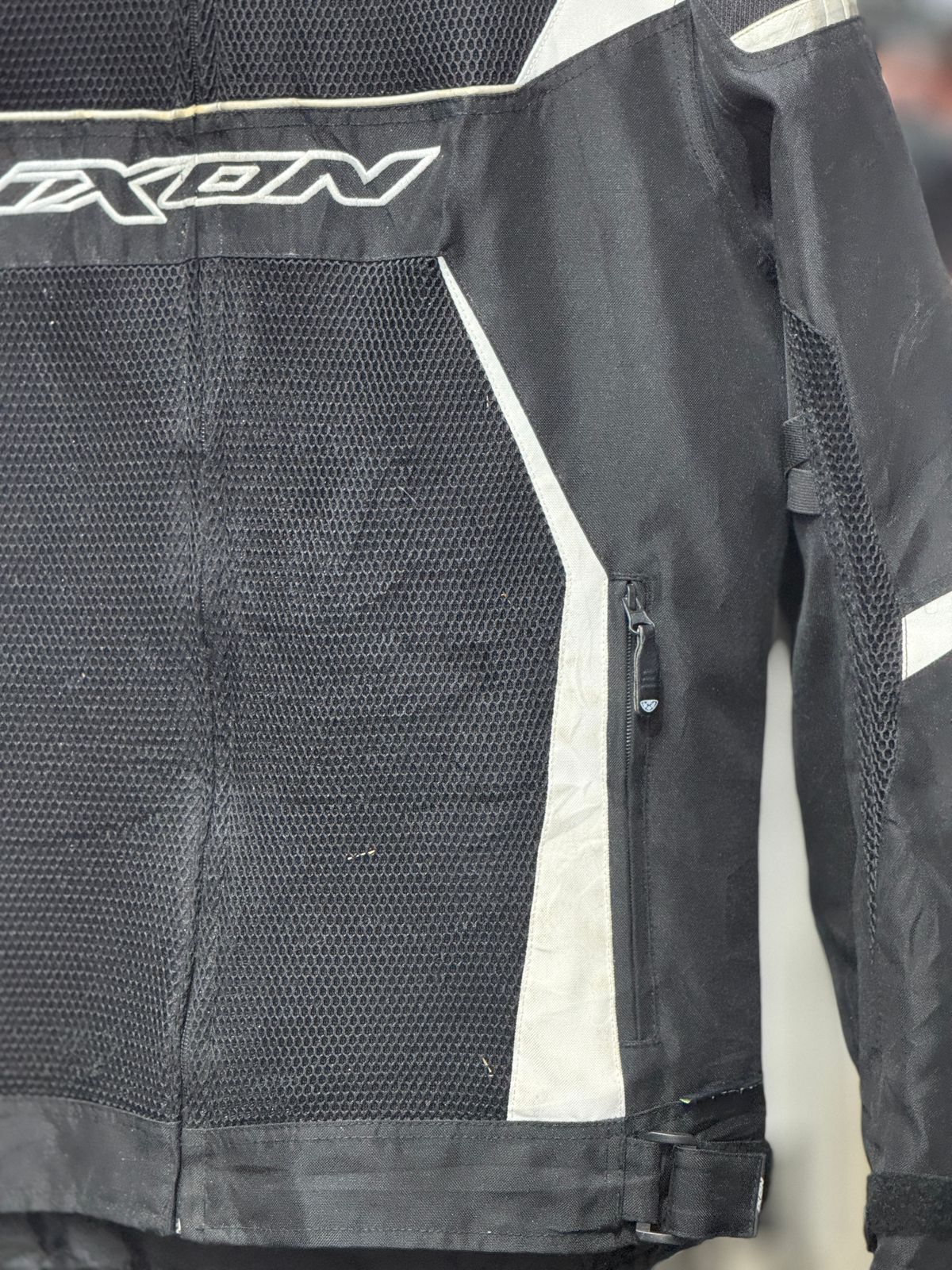 IXON RIDING JACKET WITH LEVEL 2 PROTECTION LEVEL 2 SIZE XL CHEST 44 - Image 5