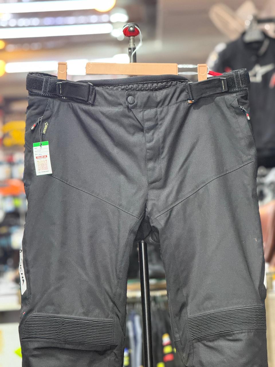 RICHA TOURING RIDING PANT LEVEL 2 PANT SIZE 40 WAIST - Image 2