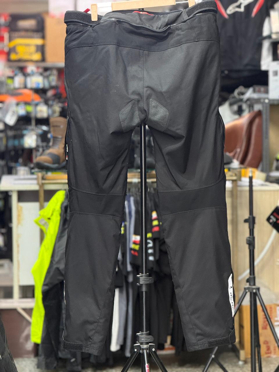 RICHA TOURING RIDING PANT LEVEL 2 PANT SIZE 40 WAIST - Image 5