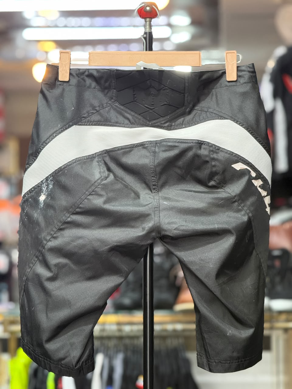 ROYAL RACING MX SHORTS SIZE 32 WAIST - Image 4