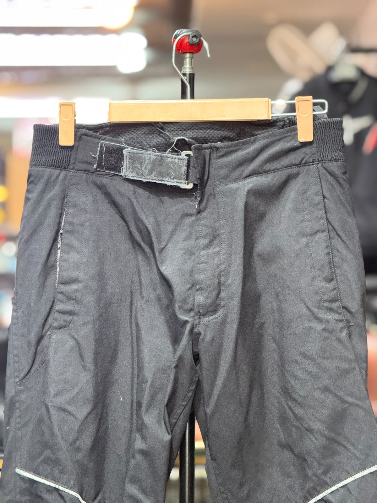 REVIT TOURING RIDING PANT WITH LEVEL 2 PROTECTION SIZE 32 WAIST - Image 2