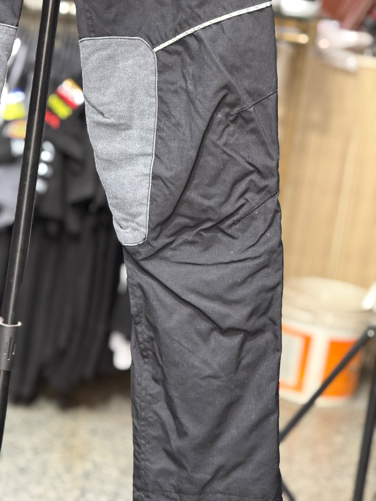 REVIT TOURING RIDING PANT WITH LEVEL 2 PROTECTION SIZE 32 WAIST - Image 3