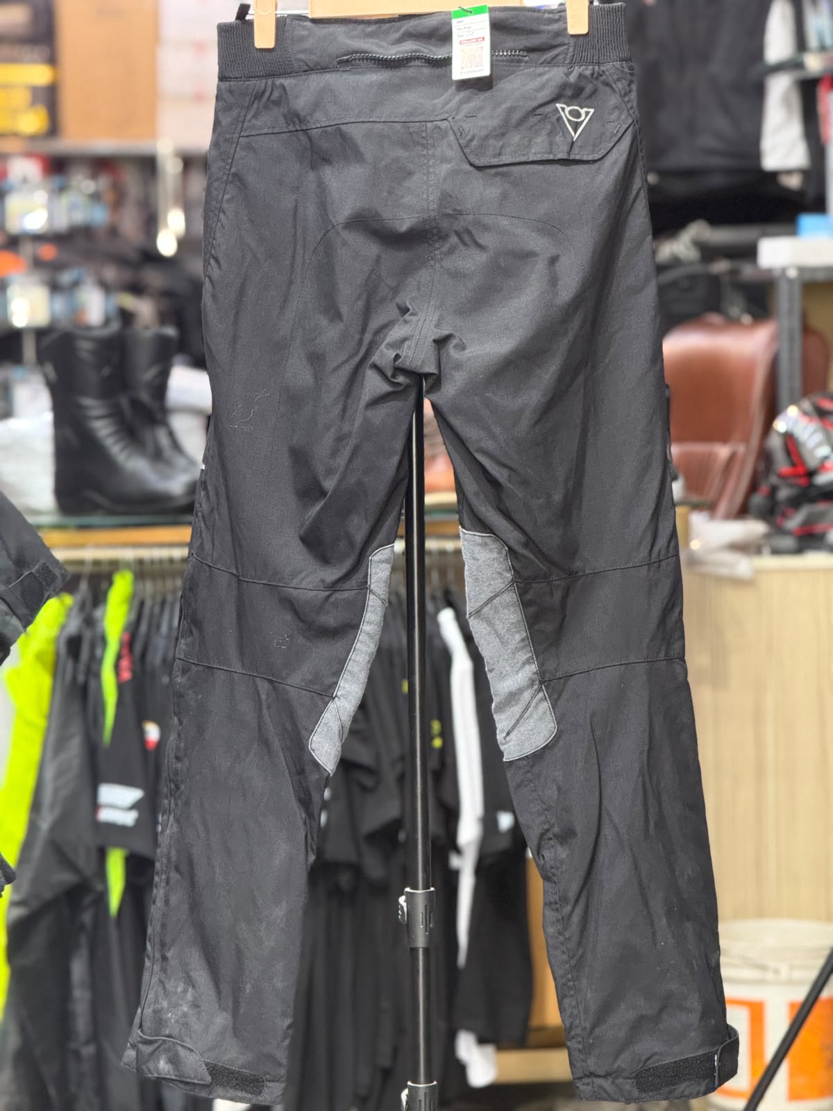 REVIT TOURING RIDING PANT WITH LEVEL 2 PROTECTION SIZE 32 WAIST - Image 5