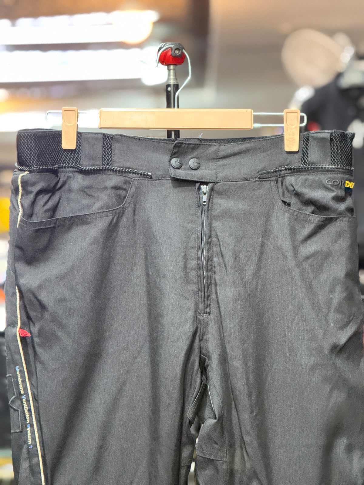 FLM TOURING RIDING PANT WITH LEVEL 2 PROTECTION SIZE 32 WAIST - Image 2