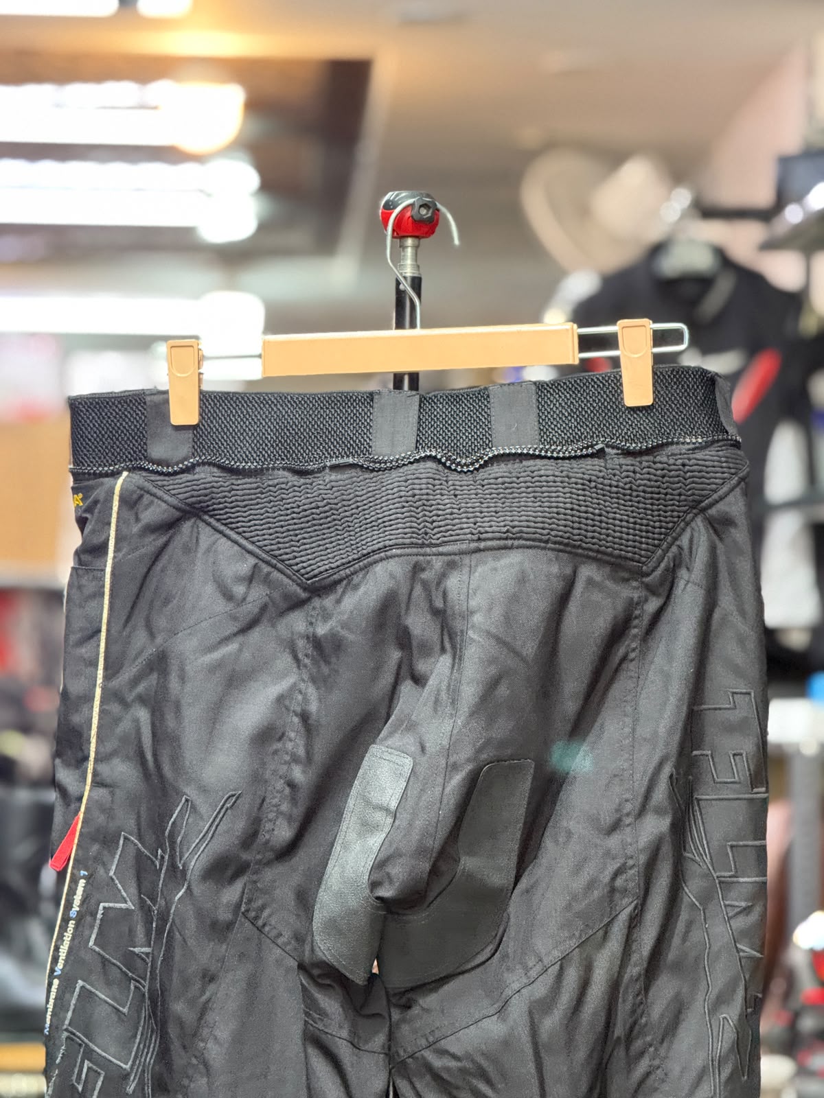 FLM TOURING RIDING PANT WITH LEVEL 2 PROTECTION SIZE 32 WAIST - Image 6
