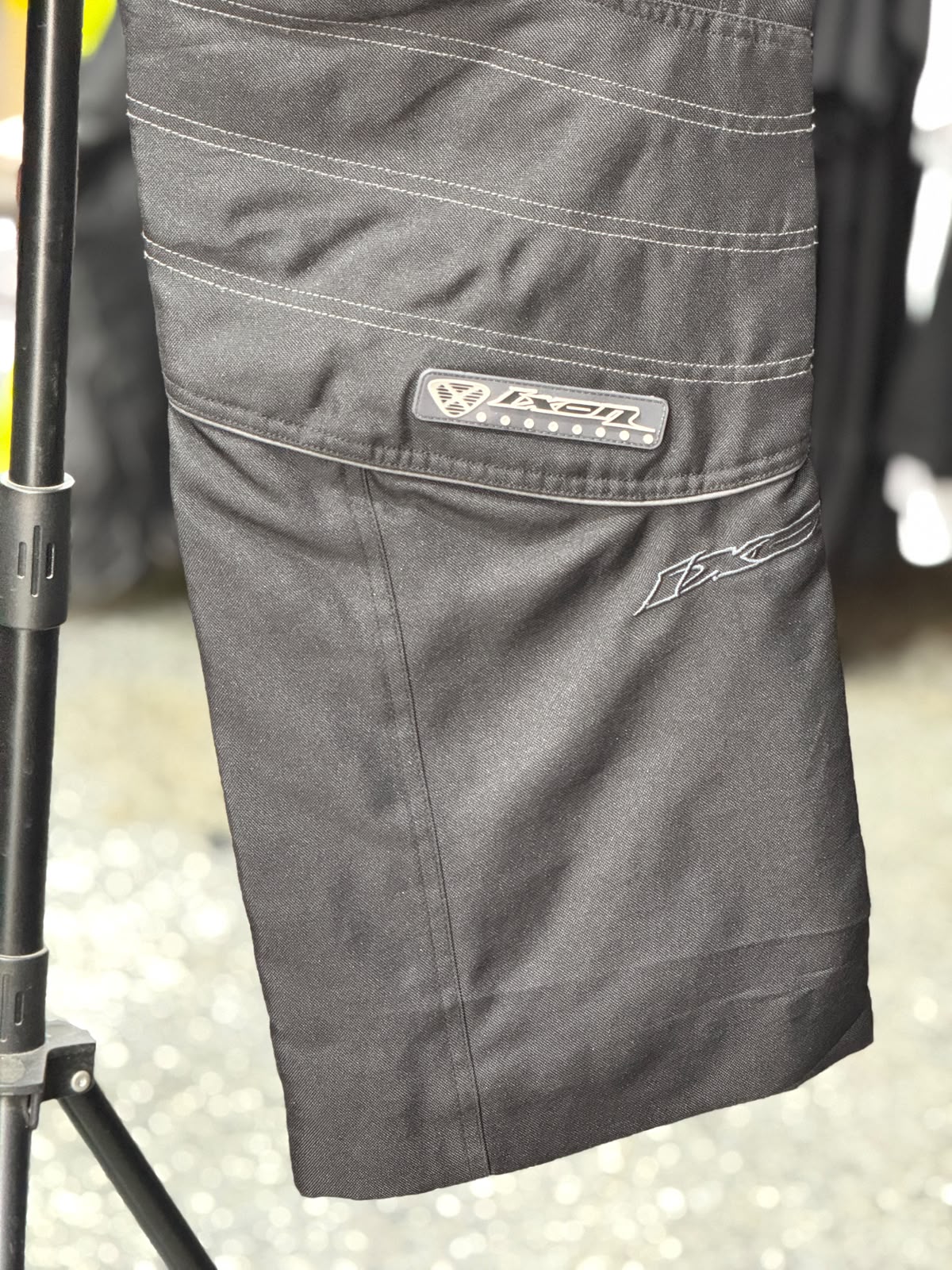 IXON RIDING PANT WITH LEVEL 2 PROTECTION SIZE 32 WAIST - Image 3