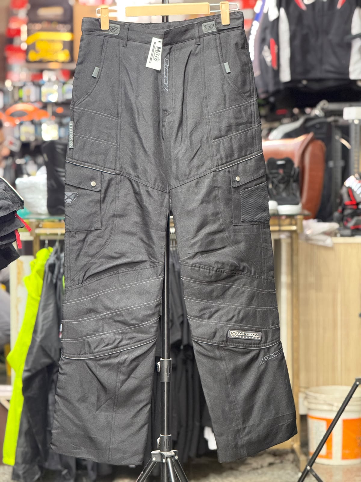IXON RIDING PANT WITH LEVEL 2 PROTECTION SIZE 32 WAIST
