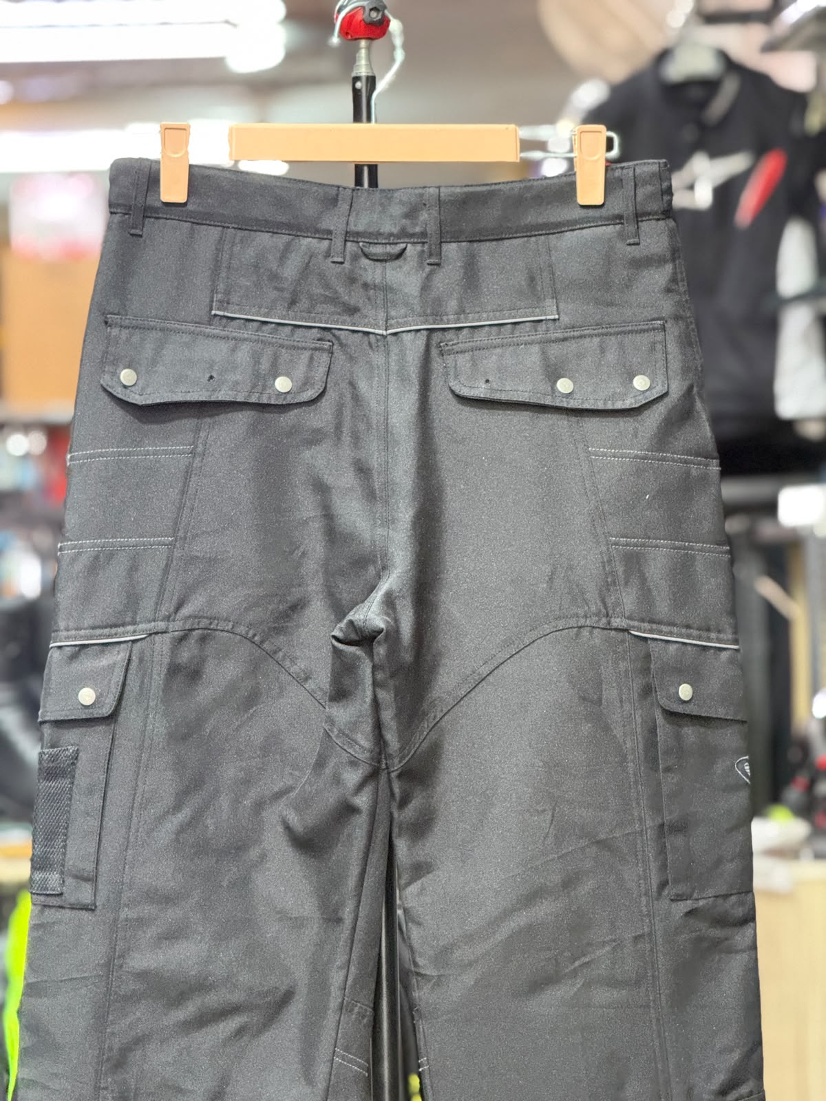 IXON RIDING PANT WITH LEVEL 2 PROTECTION SIZE 32 WAIST - Image 5