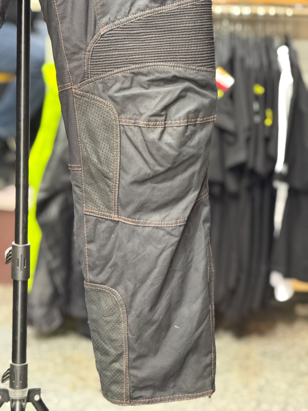WOLF TOURING RIDING PANT WITH LEVEL 2 PROTECTION SIZE 38 WAIST - Image 3
