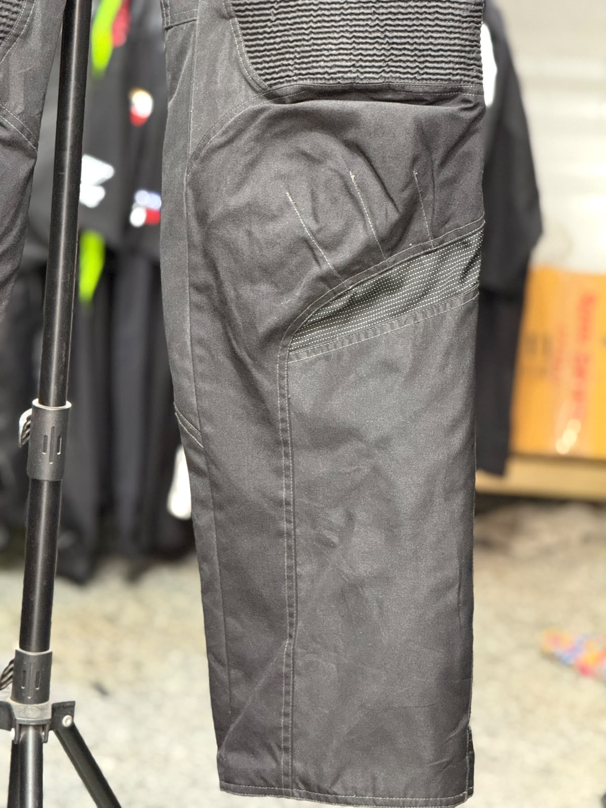 IXON TOURING RIDING PANT WITH LEVEL 2 PROTECTION SIZE 38 WAIST - Image 6