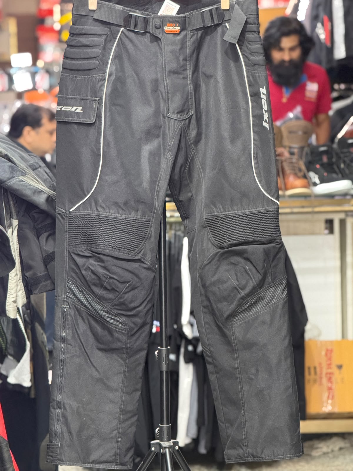 IXON TOURING RIDING PANT WITH LEVEL 2 PROTECTION SIZE 38 WAIST