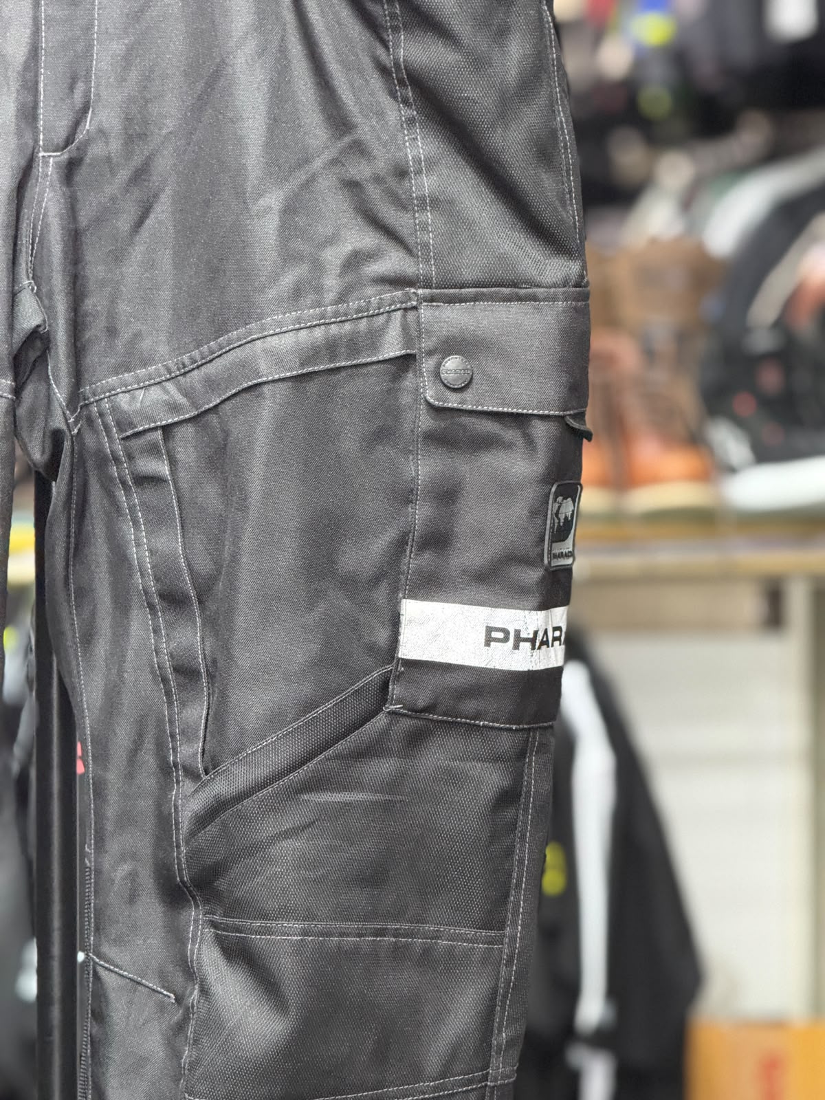 PHARAO TOURING RIDING PANT WITH LEVEL 2 PROTECTION SIZE 38 WAIST - Image 4