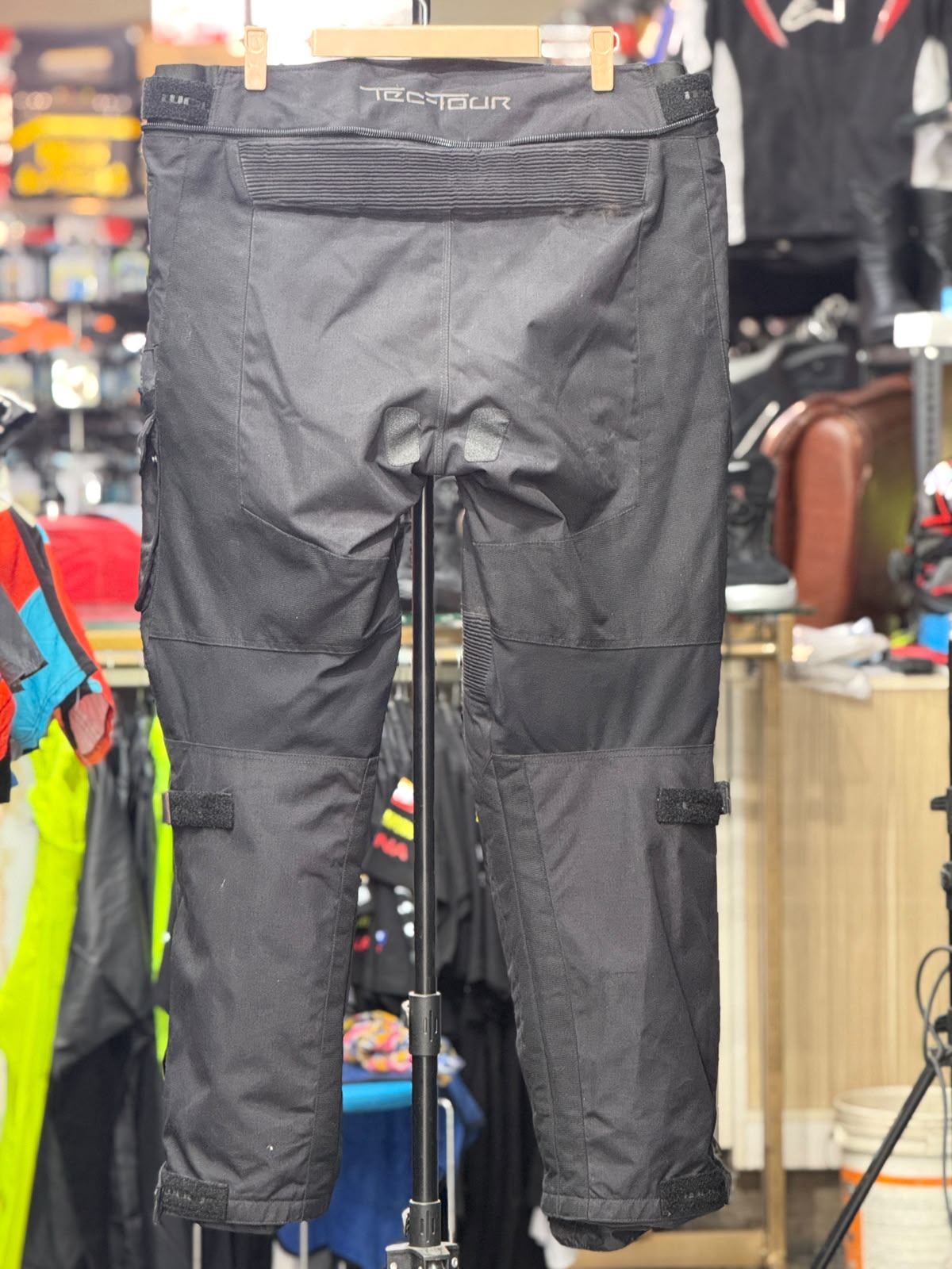 WOLF TOURING RIDING PANT WITH LEVEL 2 PROTECTION SIZE 40 WAIST - Image 6