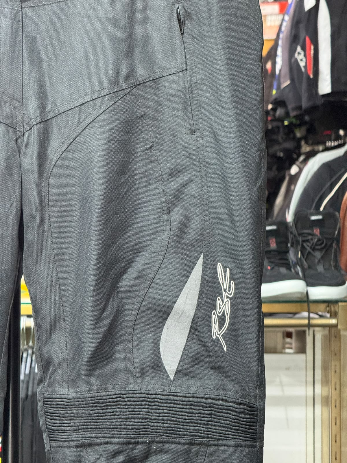RST TOURING RIDING PANT WITH LEVEL 2 PROTECTION SIZE 40 WAIST - Image 4