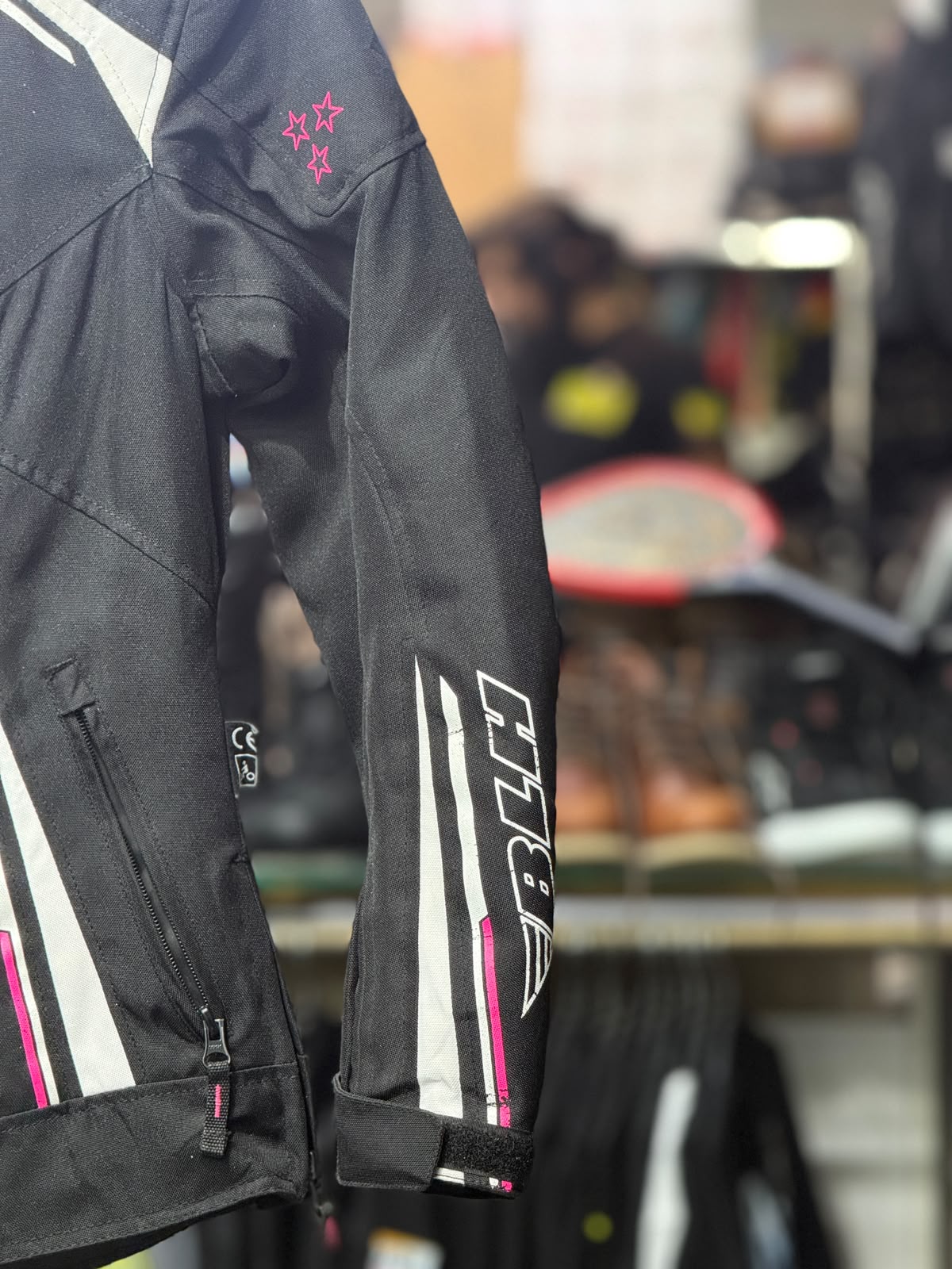 BLH RIDING JACKET WITH LEVEL 2 PROTECTION SIZE S 38 CHEST - Image 4