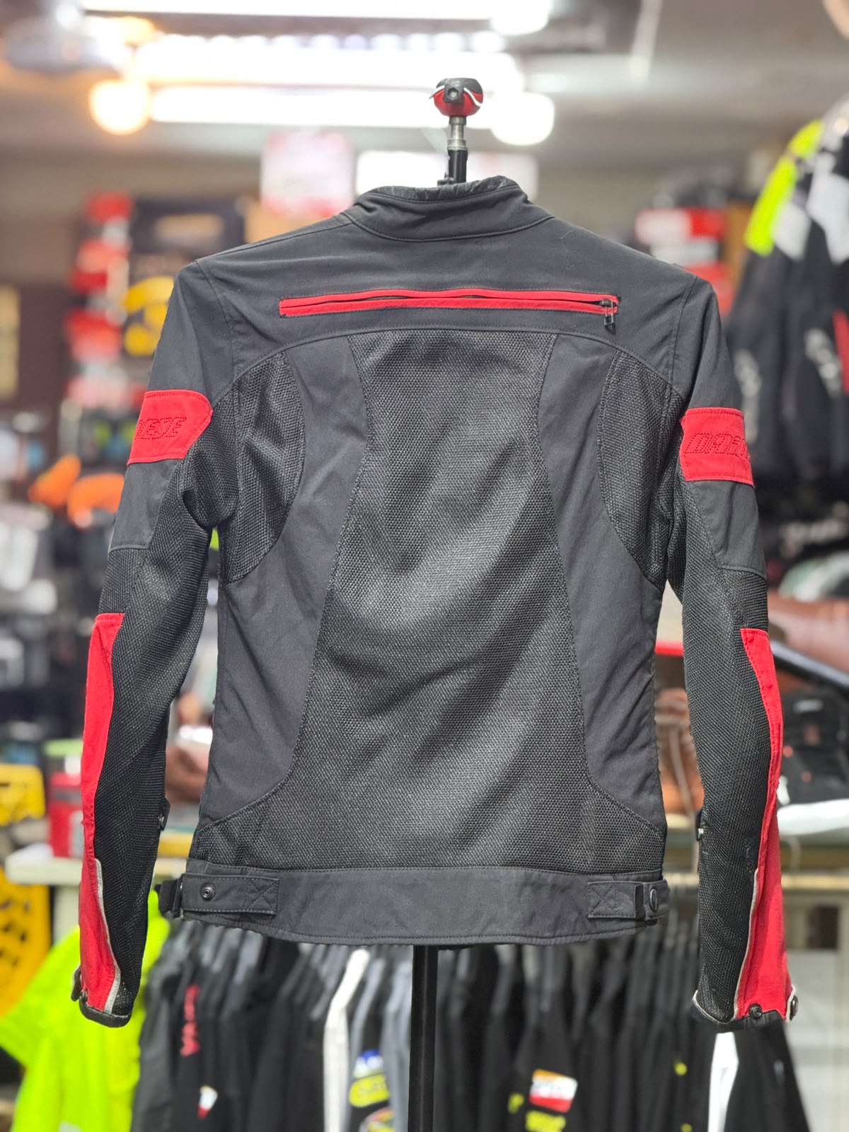 DAINESE MESH RIDING JACKET WITH LEVEL 2 PROTECTION SIZE S 38 CHEST - Image 6