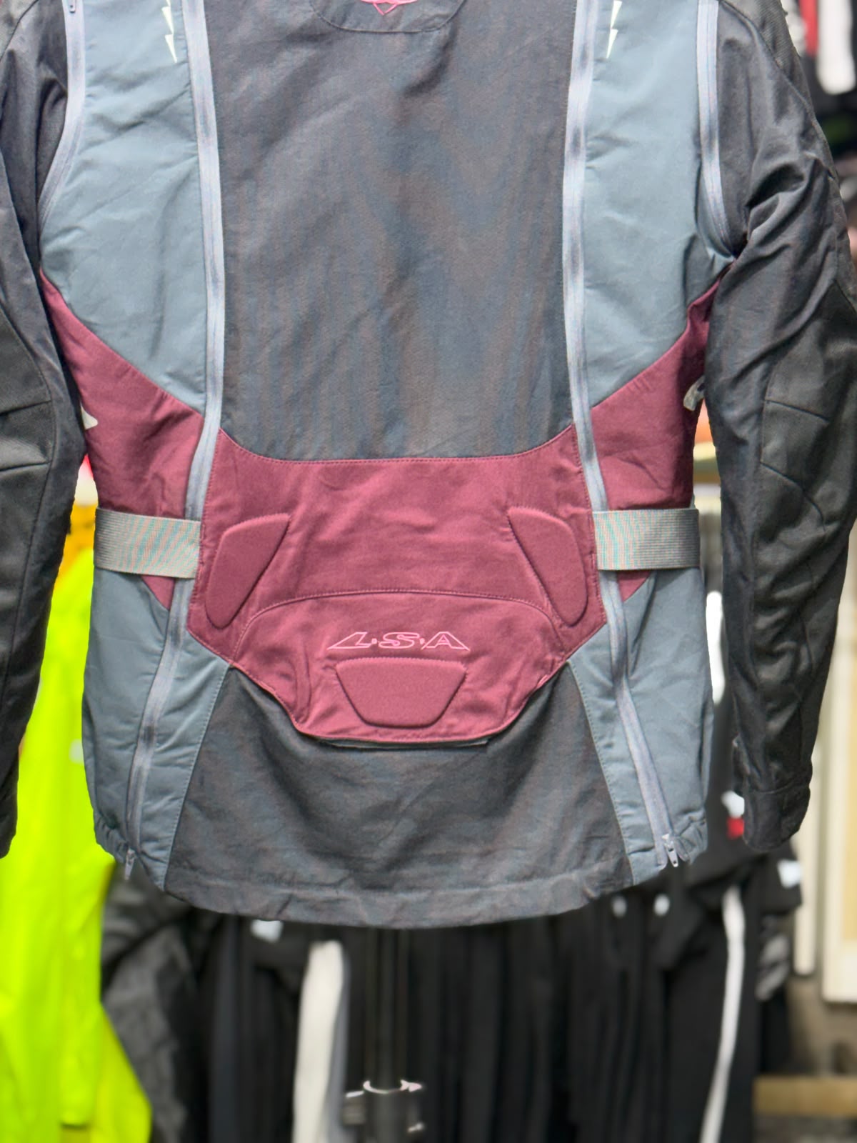 MACNA RIDING JACKET WITH LEVEL 2 PROTECTION SIZE M 40 CHEST - Image 7