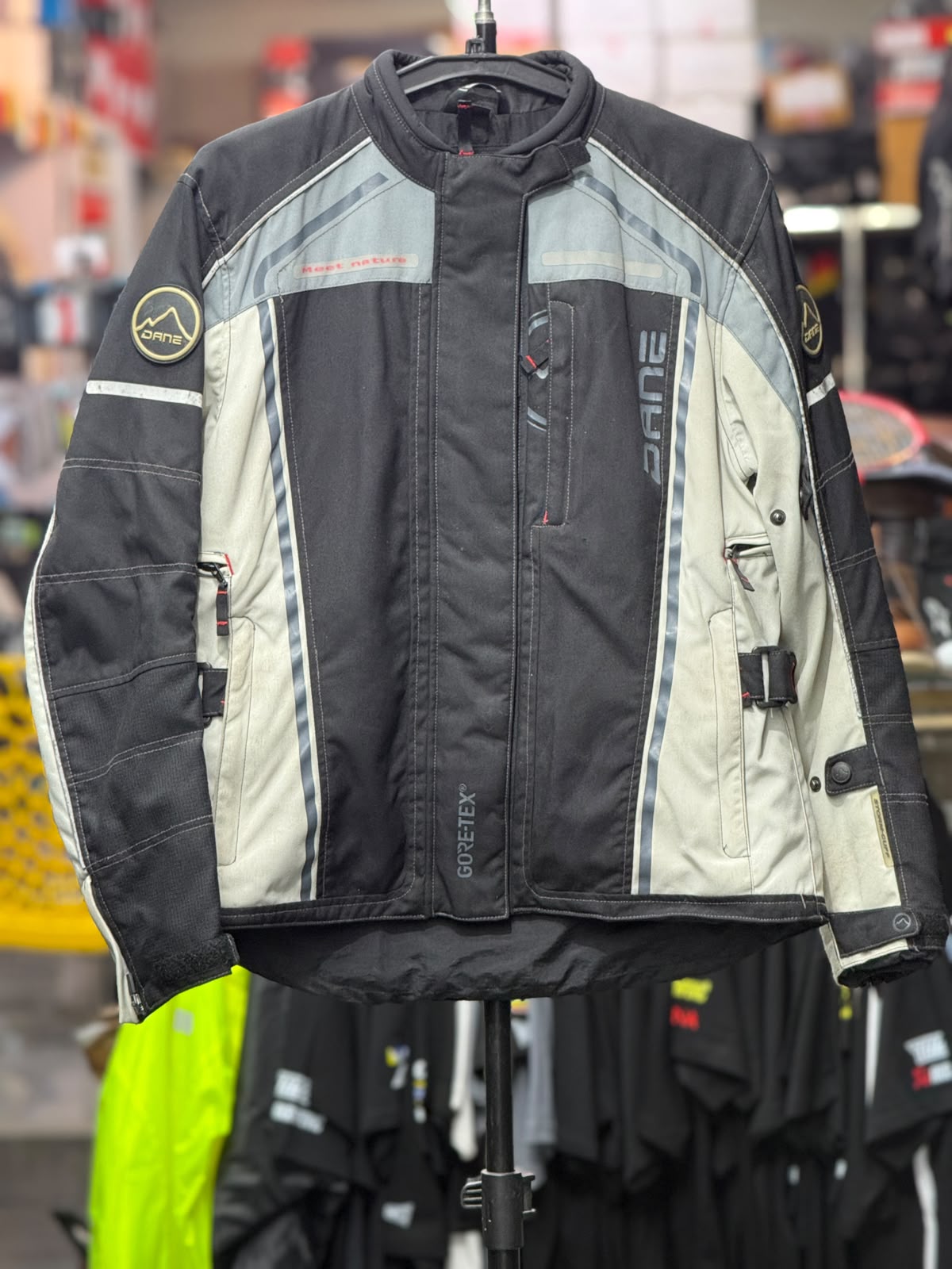DANE RIDING JACKET WITH LEVEL 2 PROTECTION SIZE M 40 CHEST