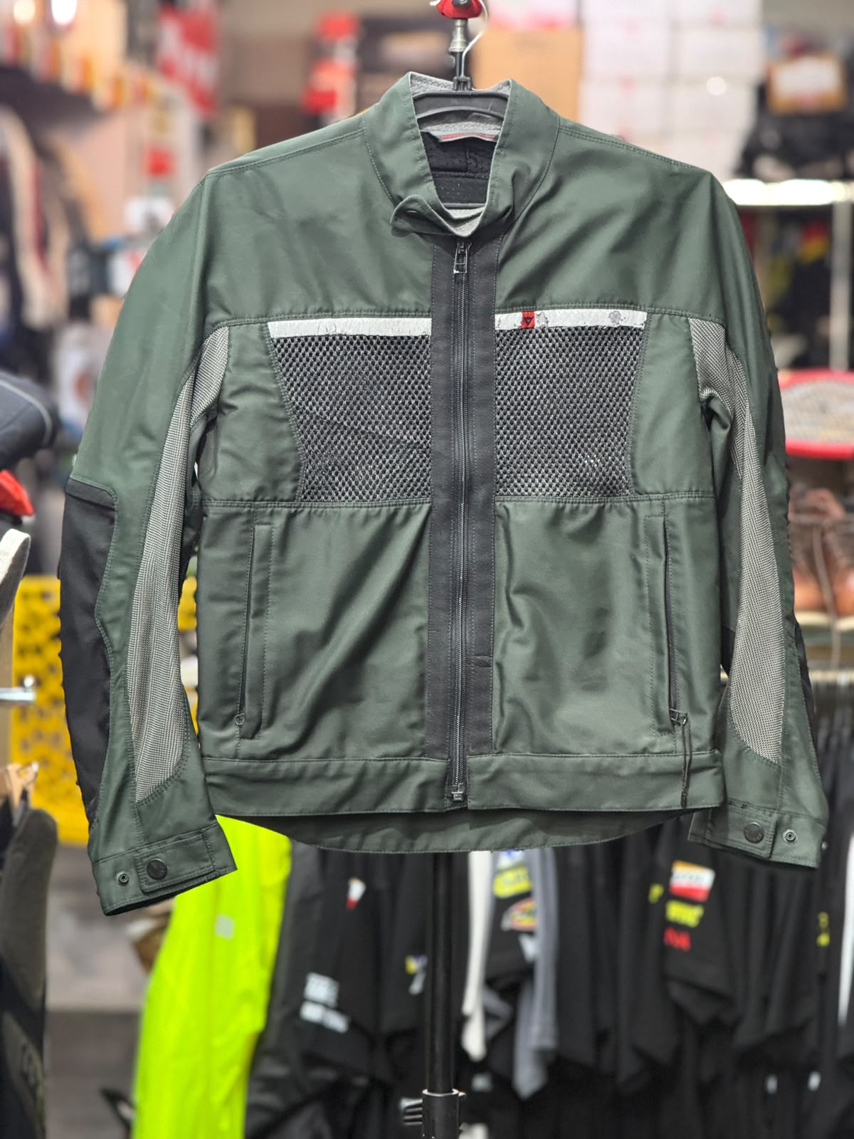 DAINESE MESH RIDING JACKET WITH LEVEL 2 PROTECTION SIZE M 40 CHEST