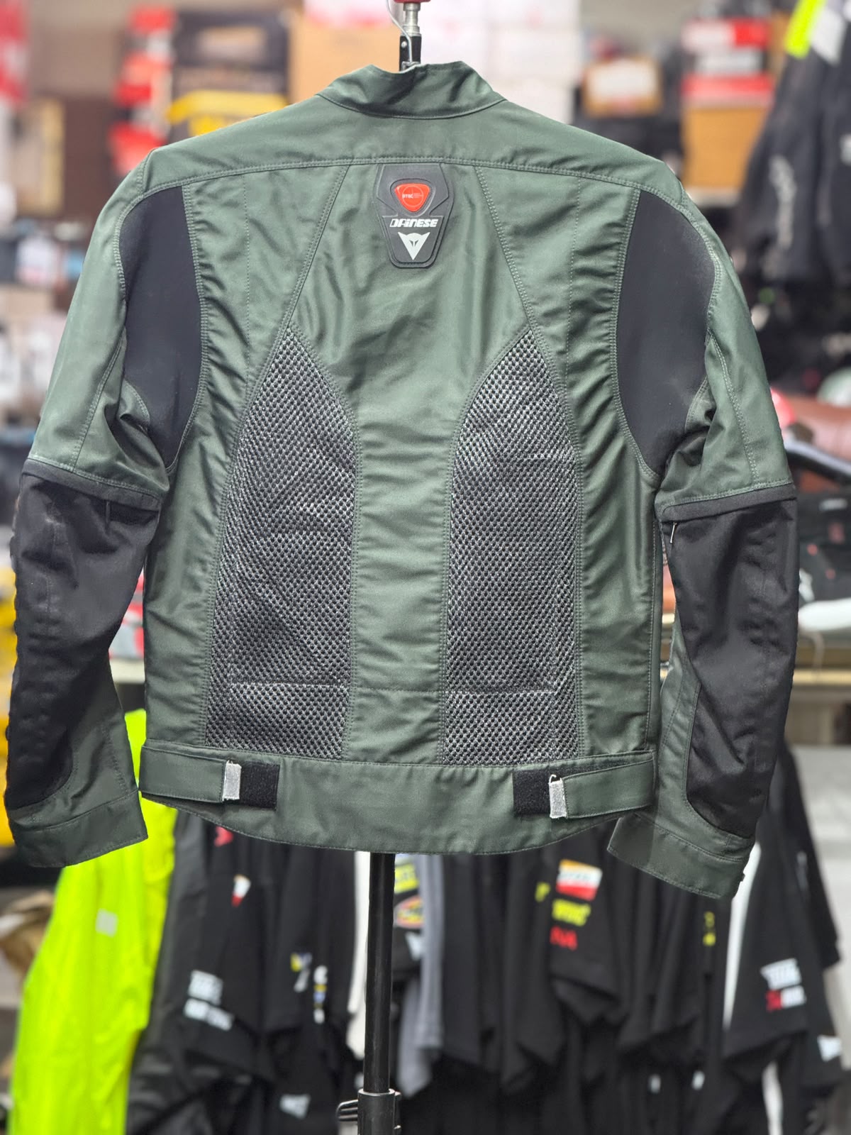 DAINESE MESH RIDING JACKET WITH LEVEL 2 PROTECTION SIZE M 40 CHEST - Image 4