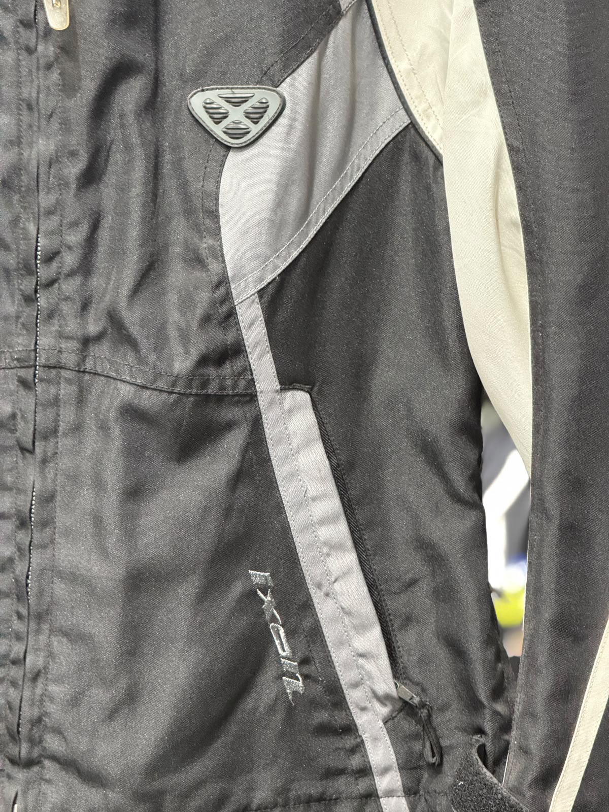 IXON RIDING JACKET WITH LEVEL 2 PROTECTION SIZE L 42 CHEST - Image 3