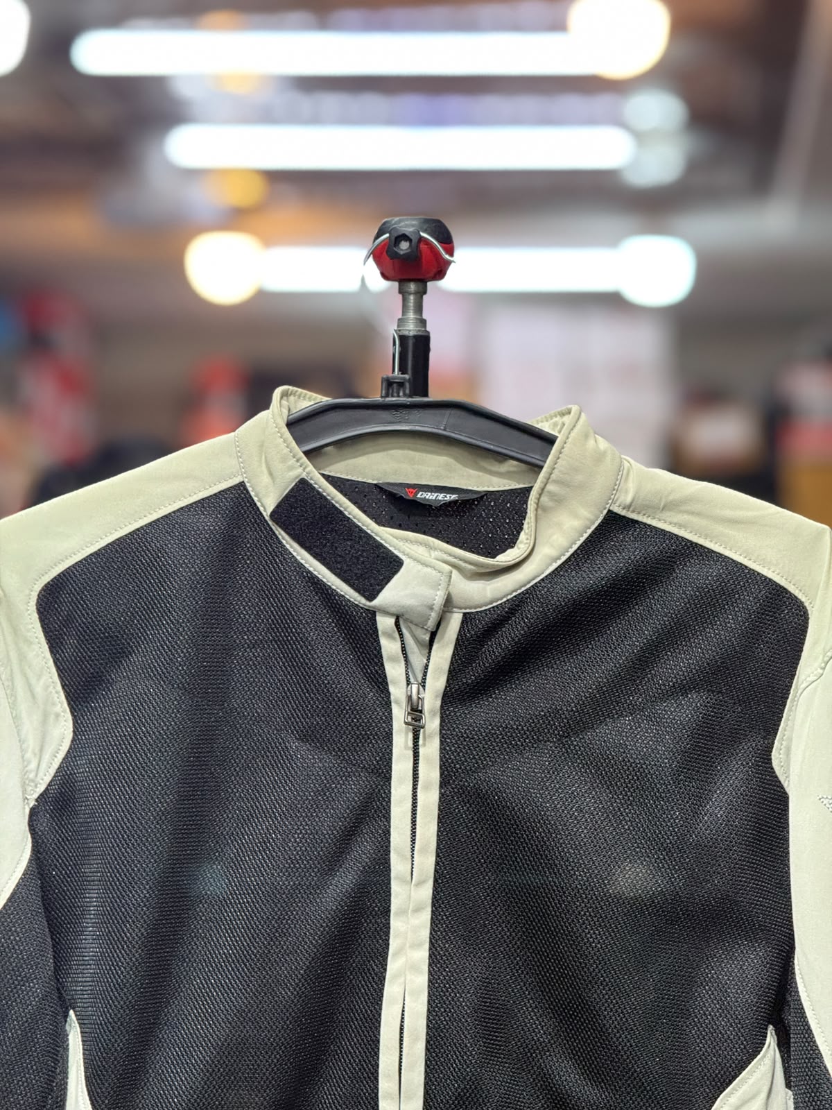 DAINESE MESH RIDING JACKET WITH LEVEL 2 PROTECTION SIZE L 42 CHEST - Image 2